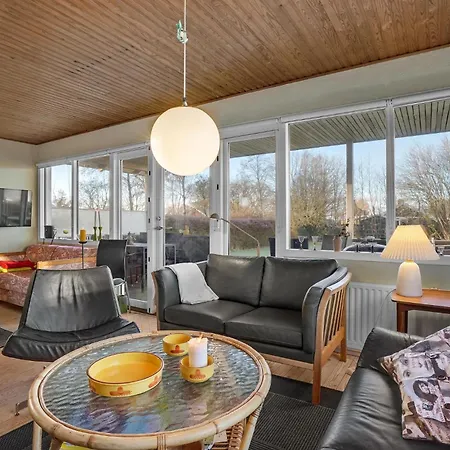 3 Bedroom Beautiful In Prázdninový dům Haderslev
