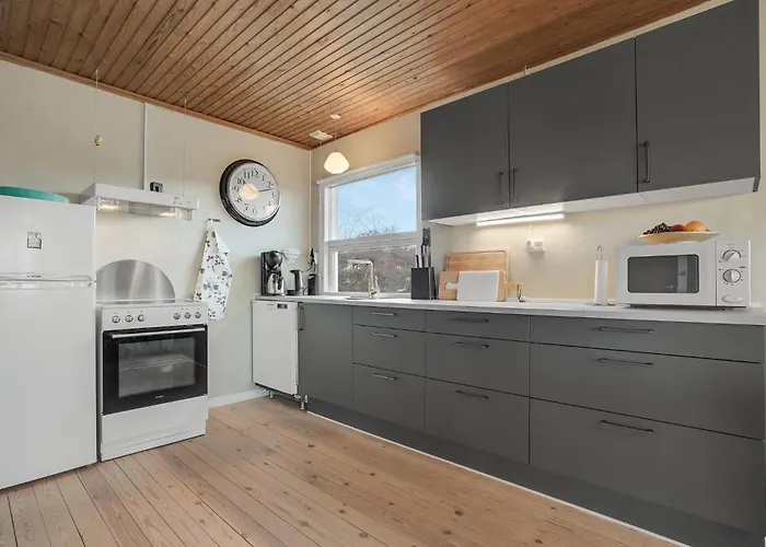Dom wakacyjny 3 Bedroom Beautiful In