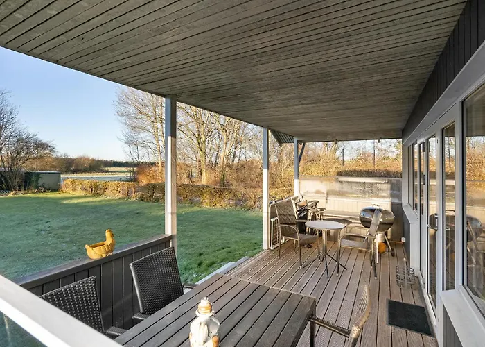 Dom wakacyjny 3 Bedroom Beautiful In *